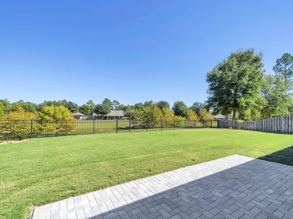 82 Amadeus Ave, Freeport, FL 32439