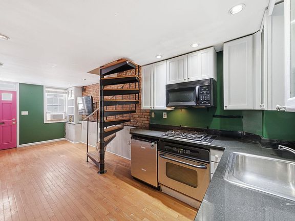 4th image of 708 S Durham St