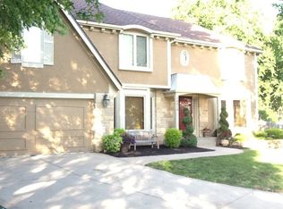 12313 Glenwood St, Overland Park, KS 66209