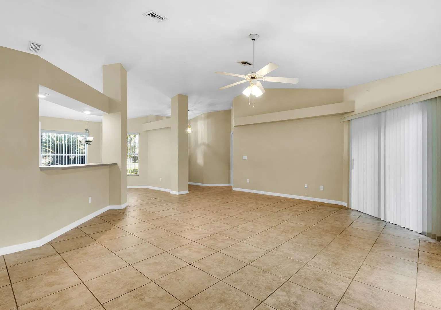 3 Bedroom 2 Bathroom Rental — Photo 4