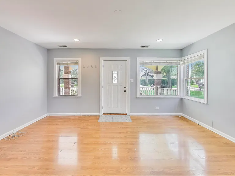 615 The Ln — Photo 4