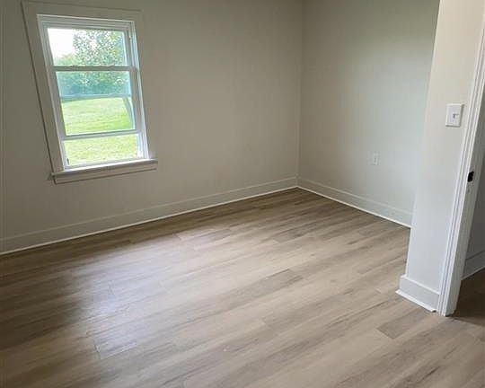 4th image of 4056 Old Lexington Rd