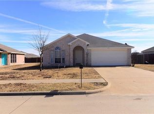 211 Windsor Dr, Forney, TX 75126