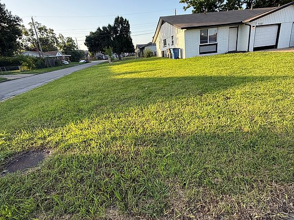 2nd image of 9205 E 32nd Pl