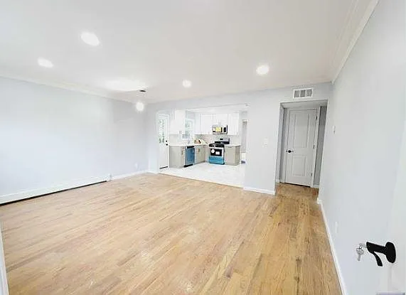 3 bed, $3,700 — Photo 2