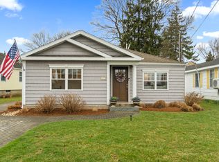 87 Chalker Beach Rd, Old Saybrook, CT 06475