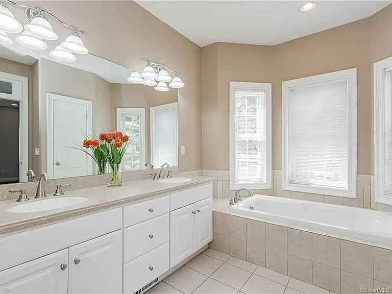 6 Wyeth Dr #6 — Photo 22