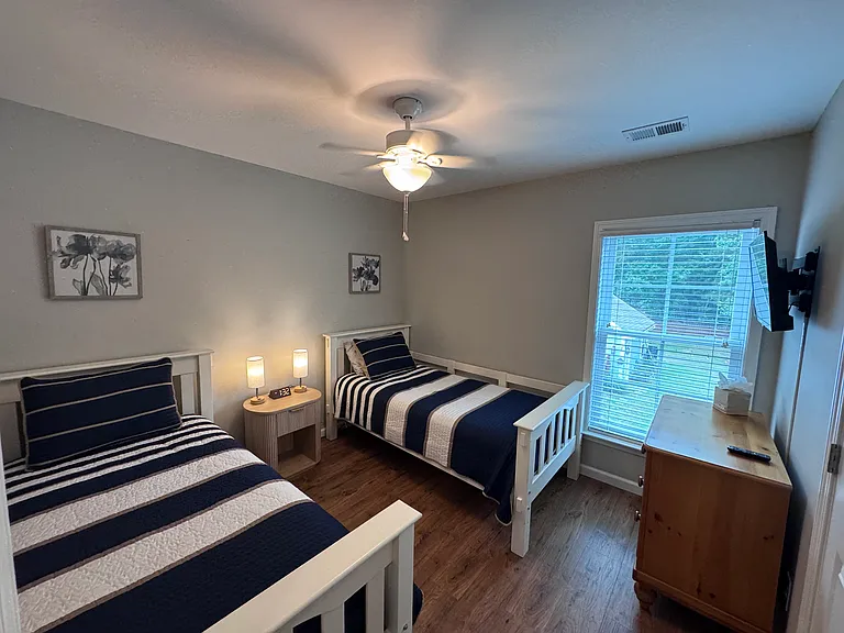 1666 Sparkleberry Ln — Photo 30