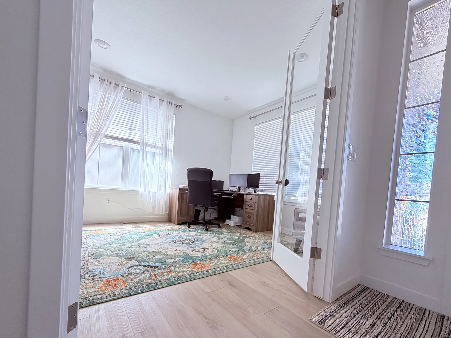 3 bed, 3.5 bath, $3,700 — Photo 3