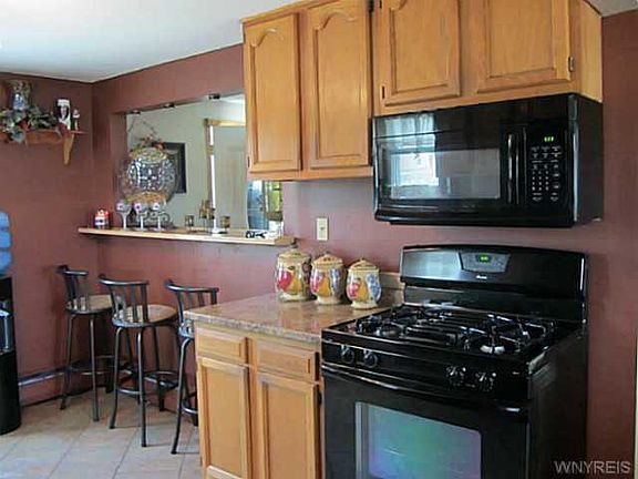 3rd image of 154 Fairvale Dr