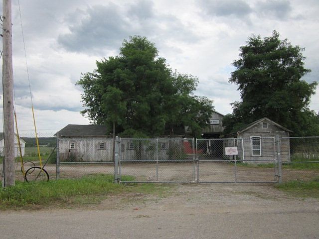 1st image of 39 Anderson Ave