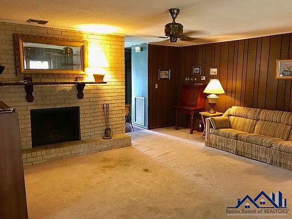 4th image of 1633 Chestnut Dr