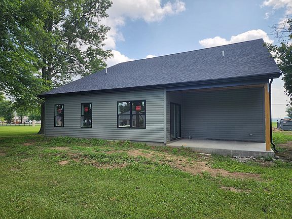 2nd image of 630 W Lake Dr
