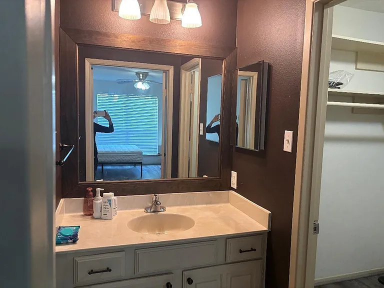 8020 Braesmain Dr — Photo 7