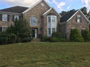 11 Hartford Dr, Egg Harbor Township, NJ 08234