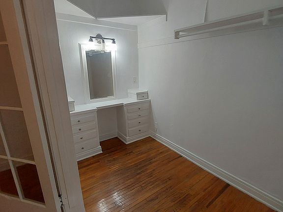 5th image of 329 S Cloverdale Ave APT 11