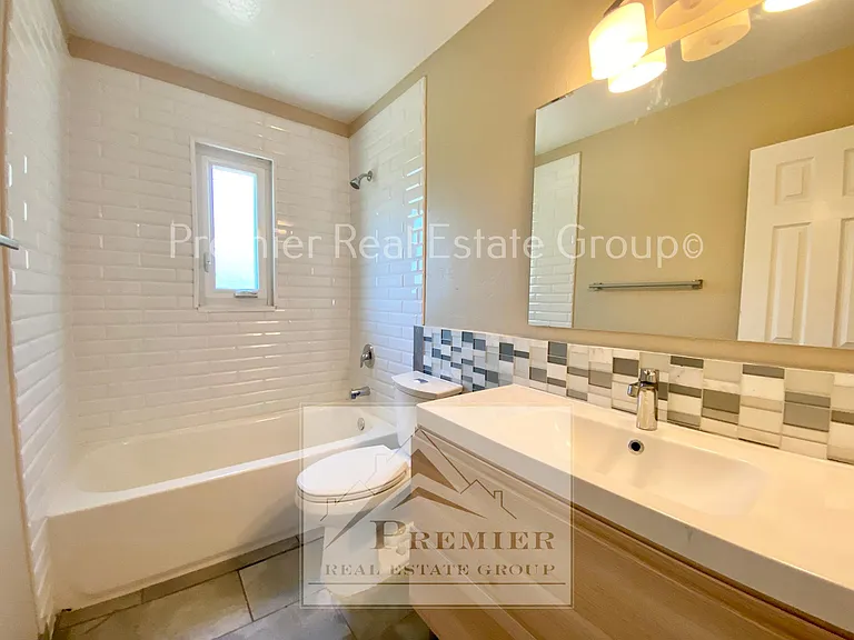 325 W Ramona Ave — Photo 12