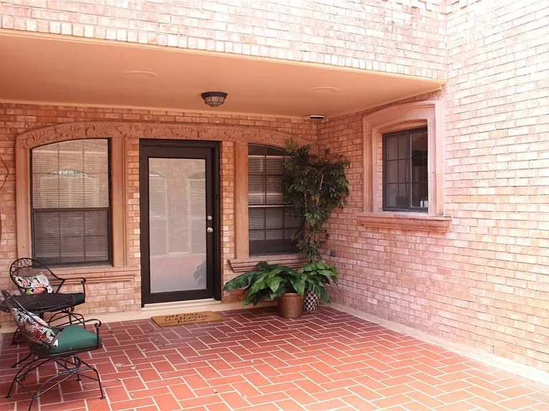 705 Kerry Ln — Photo 29
