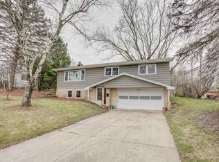 6213 Strathmore Ln, Madison, WI 53711