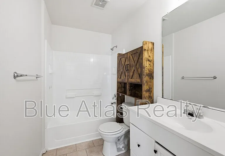 125 Cambridge Dr #4 — Photo 10