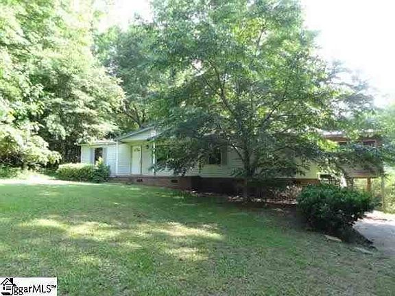 4th image of 130 Honeysuckle Dr