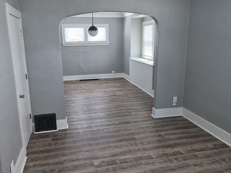 540 E Weber St — Photo 4