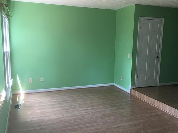 5th image of 13447 Elevation Ln