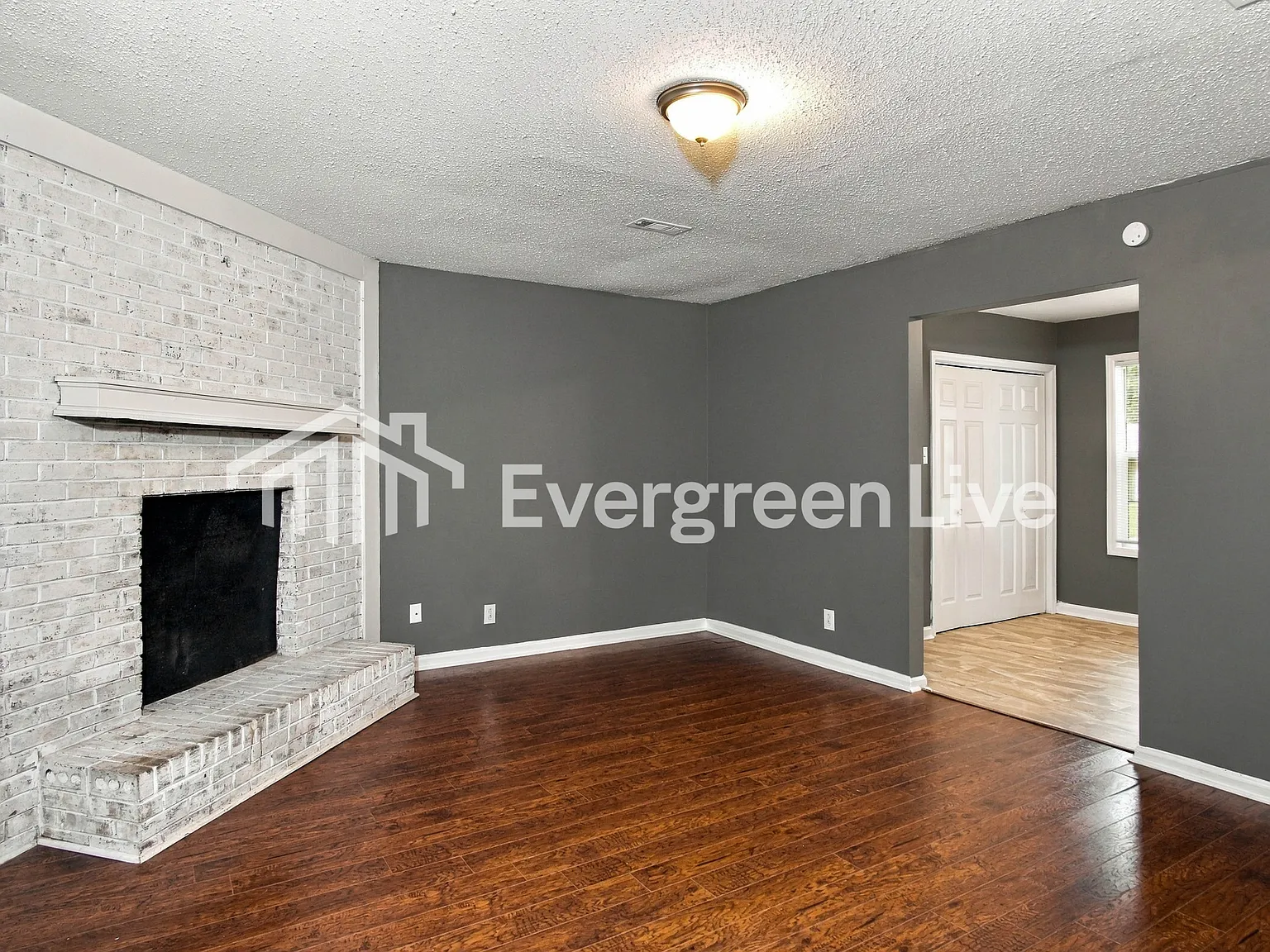 3 bed, 1.0 bath, 1125 sqft, $1,295 — Photo 3