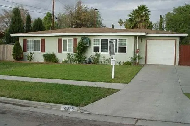 3975 Eileen St — Photo 81