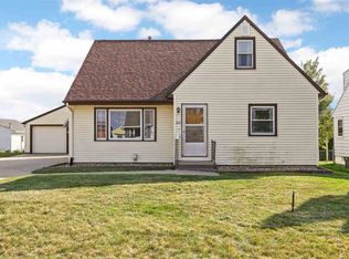 23 24th Ave SW, Cedar Rapids, IA 52404