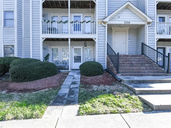 700 Glendale Dr APT D, Greensboro, NC 27406