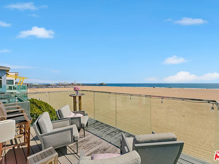 1341 Palisades Beach Rd — Photo 61