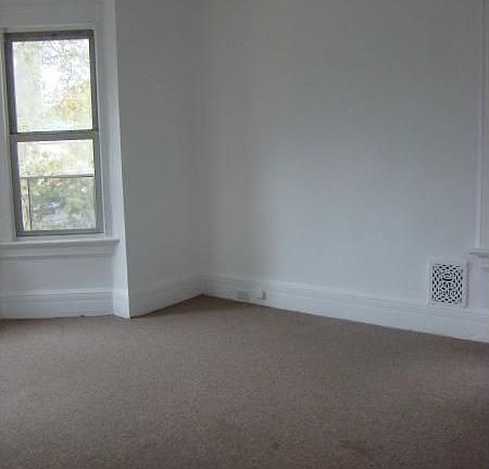 3rd image of 143 William St