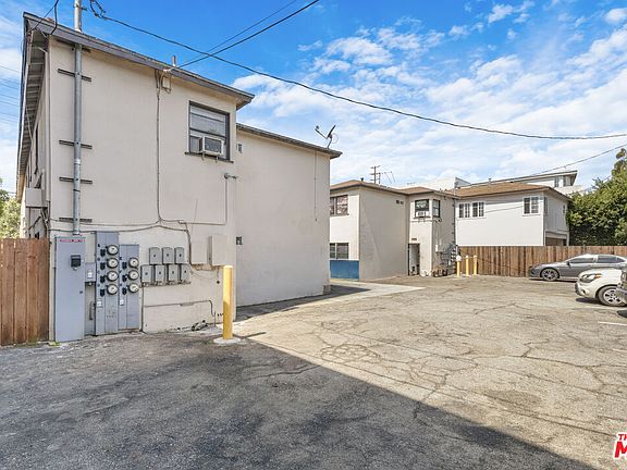 4th image of 4418 S Centinela Ave