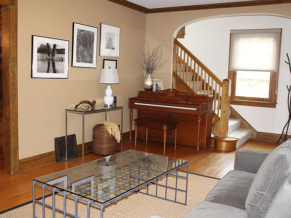 5th image of 132 S Belmont Ave