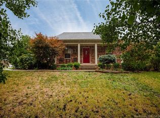 11833 Perry Crossing Pkwy, Sellersburg, IN 47172