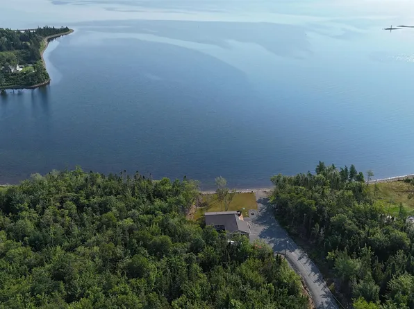 259 Maple Dr, Inverness, NS B0E 2K0