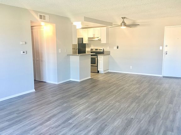 2nd image of 5807 Laurel Canyon Blvd APT 302