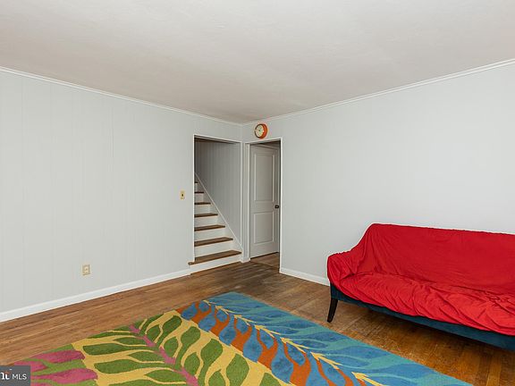5th image of 333 Regina Ave