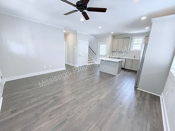 3rd image of 1212 Ivy Rd