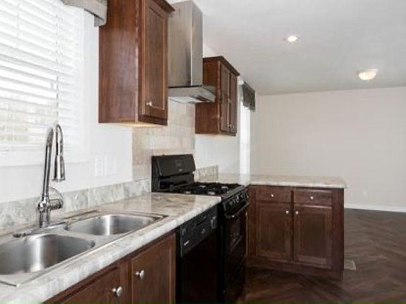5th image of 901 Lake Elmo Ave N #Nailnc