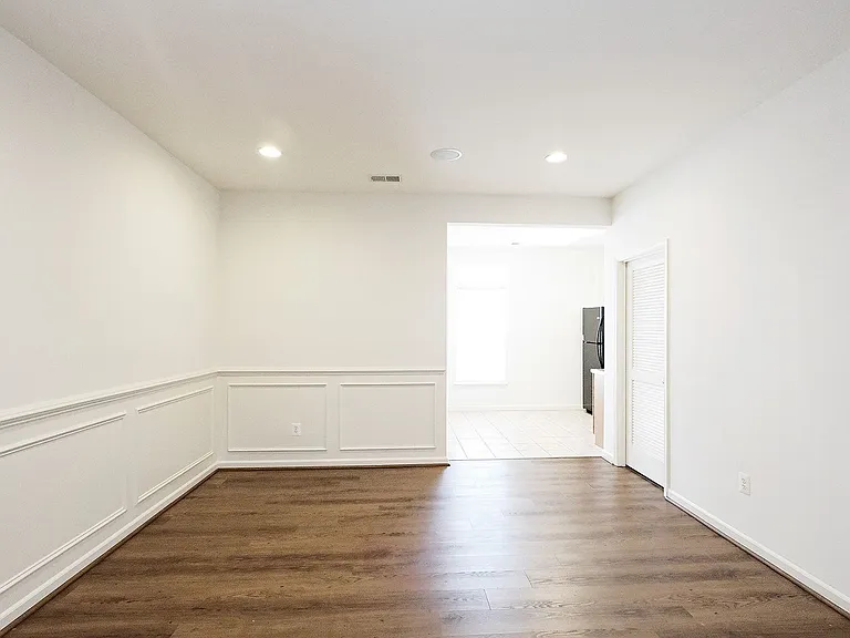 920 Rainier Rd — Photo 15
