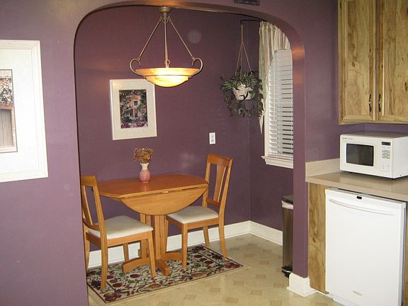 EATING AREA IN KITCHEN