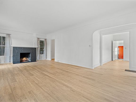 2nd image of 1641-43 Myrtle Ave #1643
