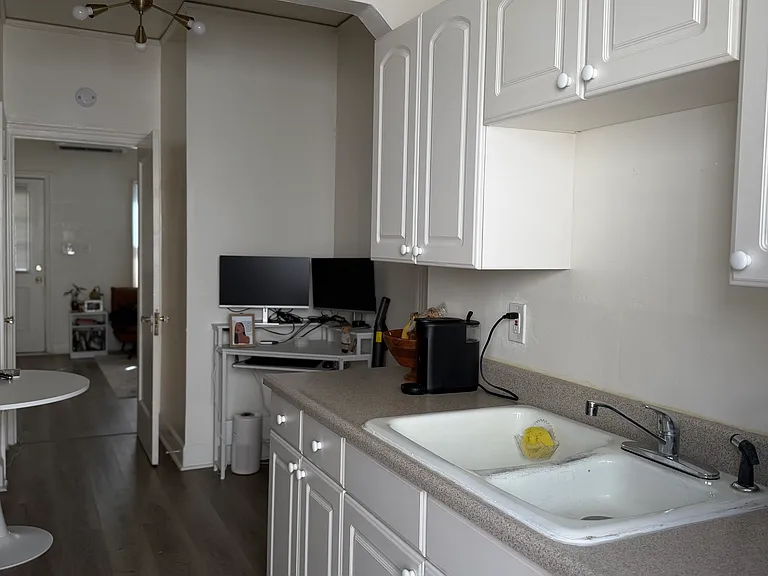 474 S Livermore Ave — Photo 6
