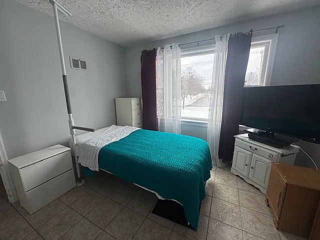158 Sheldon Ave N #1 — Photo 6