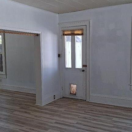 5th image of 307 South Spring