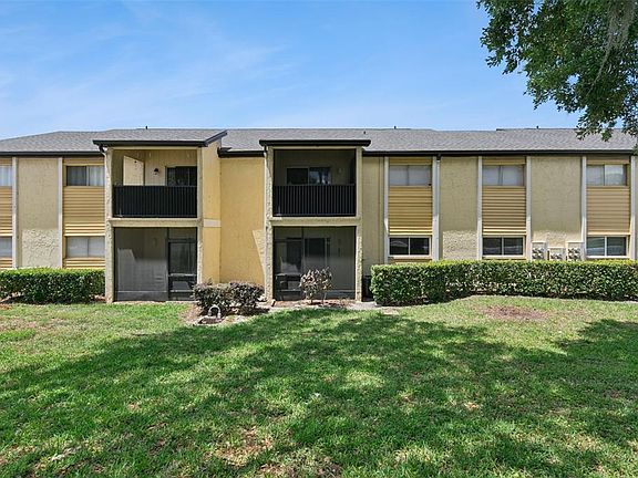 2nd image of 900 Lake Destiny Rd Unit B