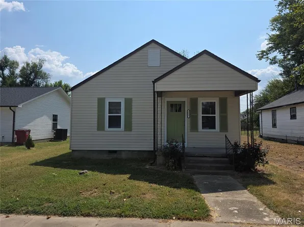 711 E Kathleen St, Sikeston, MO 63801