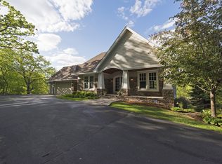 11697 Chamberlain Ct, Eden Prairie, MN 55344